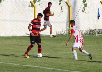 Flamengo e Parnahyba decepcionam e perdem de virada, e  Altos e Piauí seguem na liderança