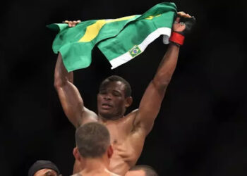 Massaranduba “surra” rival americano e soma sexta vitória consecutiva no UFC