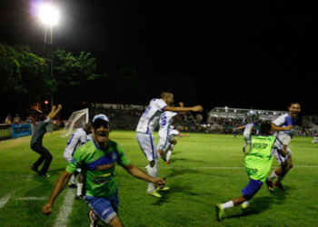 Em final polêmica, Parnahyba vence o Altos de virada e é campeão do primeiro turno do Piauiense