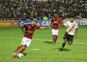 Em jogão, River perde para o Vitória por 3 a 2 e terá que vencer em Salvador para se classificar