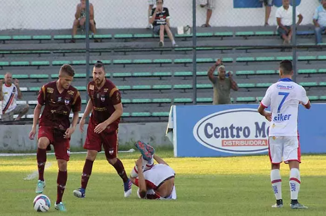 Piauí e River empatam em jogo com cinco expulsões e encerrado antes do fim